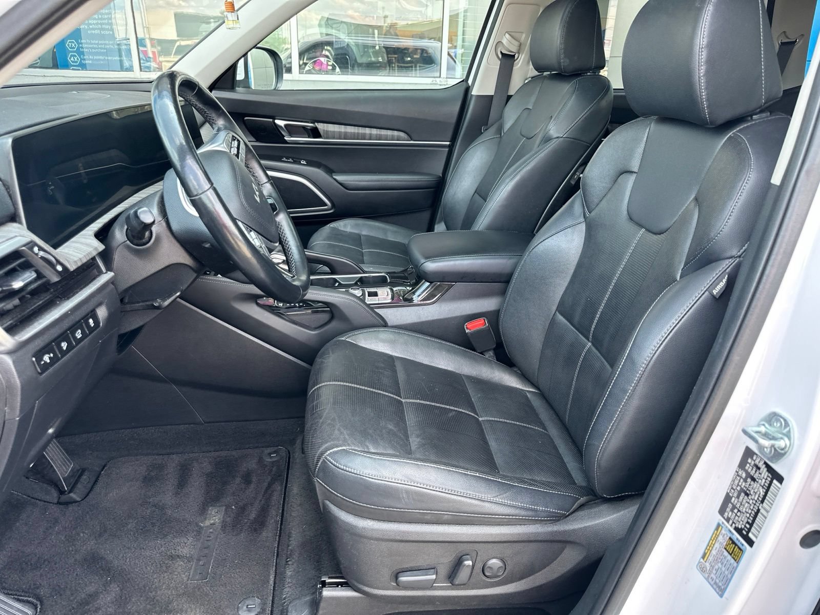 Used 2024 Kia Telluride EX w/ EX Captain's Chair Package AWD/4WD image 20