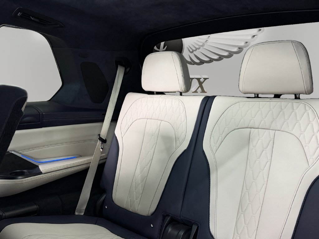 Used 2021 BMW X7 M50i w/ Dynamic Handling Package AWD/4WD image 27