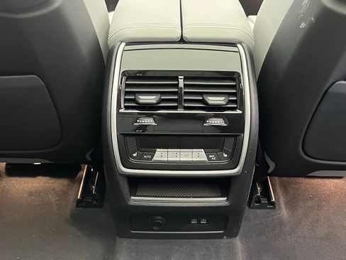 Certified 2025 BMW X5 sDrive40i image 9