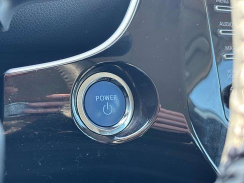 Certified 2022 Toyota Prius XLE image 22