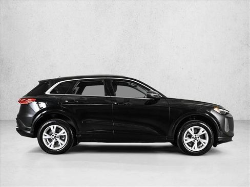 Certified 2025 Audi Q5 Premium w/ Convenience Package AWD/4WD image 4