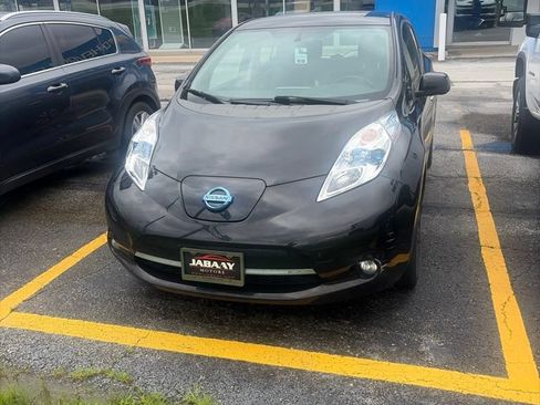 Used 2013 Nissan Leaf SL w/ Premium Pkg FWD image 2