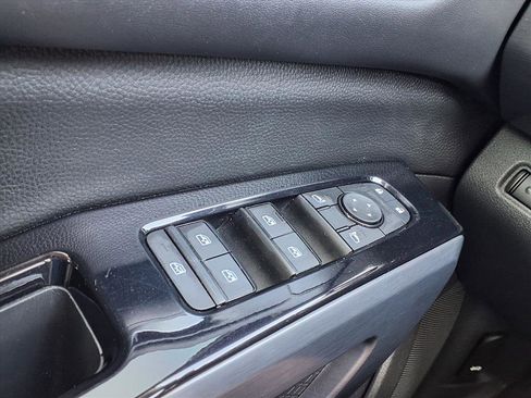 Used 2023 Nissan Pathfinder SL image 23