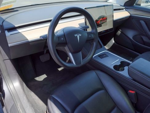 Used 2023 Tesla Model 3 Standard Range RWD image 9