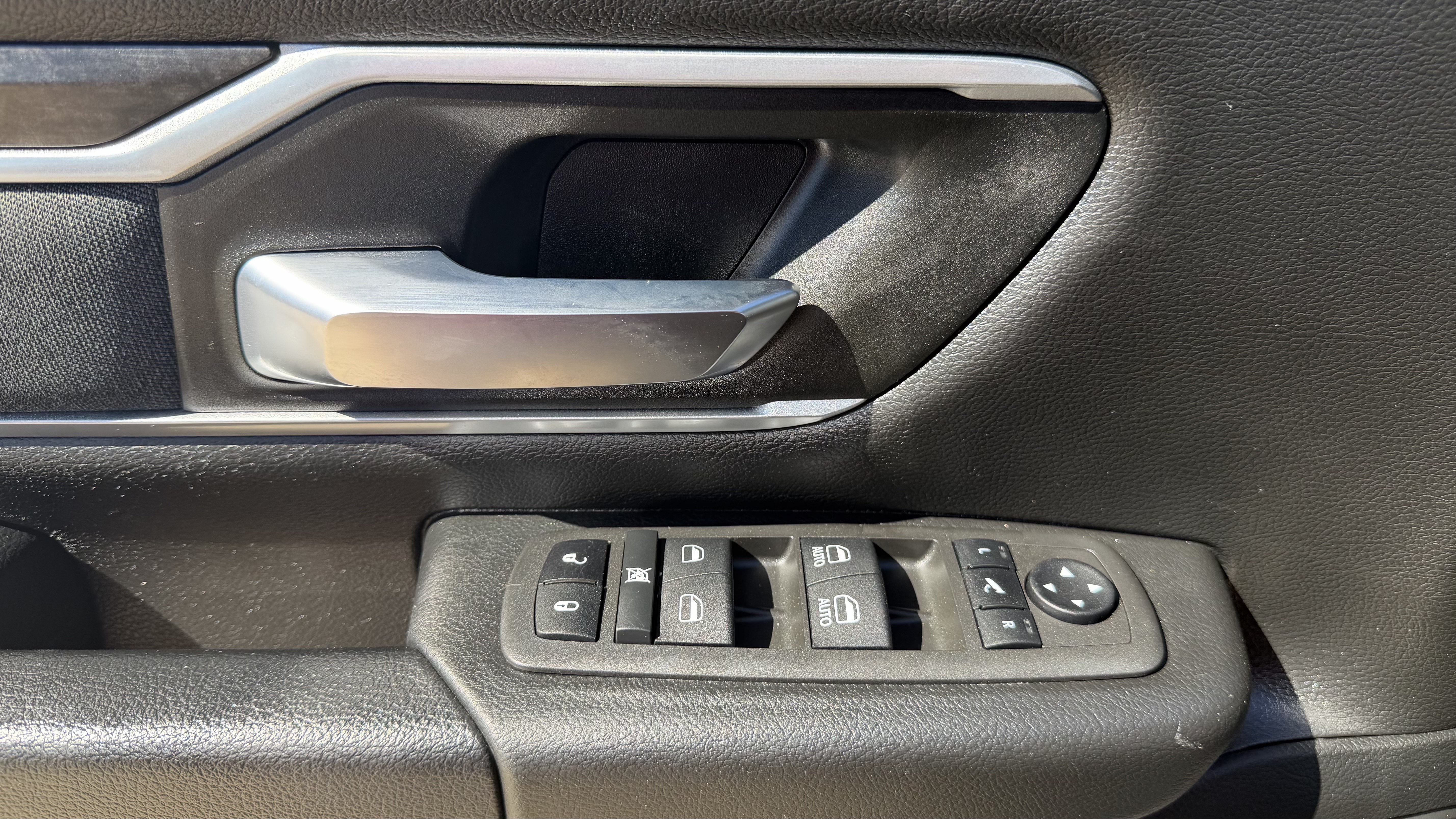 Used 2022 RAM 1500 Big Horn AWD/4WD image 16