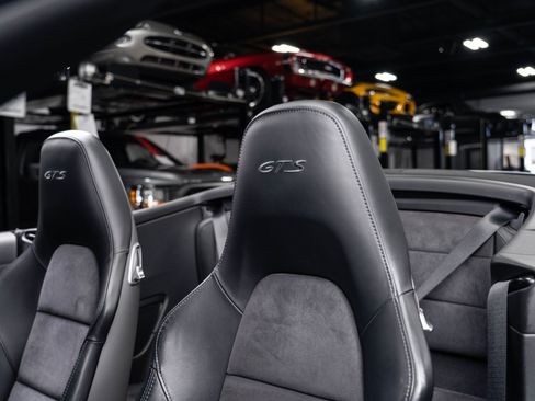 Used 2015 Porsche 911 Carrera GTS RWD image 48
