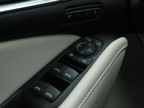 Used 2022 Buick Enclave Avenir AWD/4WD image 29
