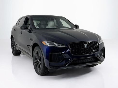Certified 2025 Jaguar F-PACE R-Dynamic S AWD/4WD image 7