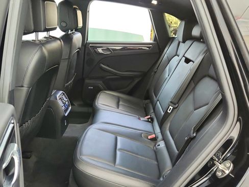 Used 2021 Porsche Macan AWD/4WD image 28