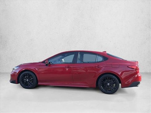 Used 2025 Toyota Camry SE image 8