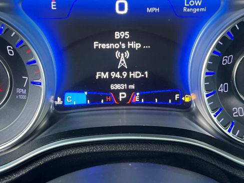 Used 2019 Chrysler 300 Limited RWD image 24