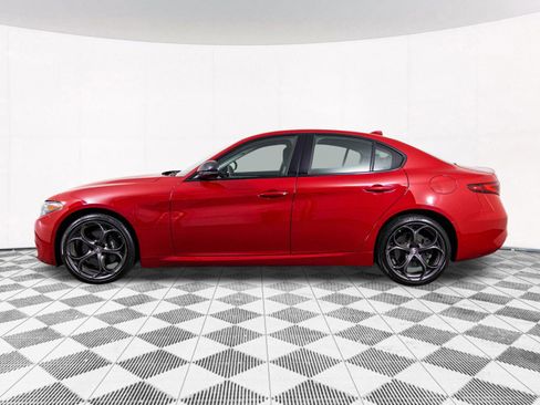 Used 2018 Alfa Romeo Giulia Base w/ Nero Edizione image 11