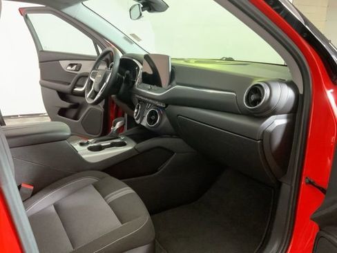 Used 2025 Chevrolet Blazer LT image 27
