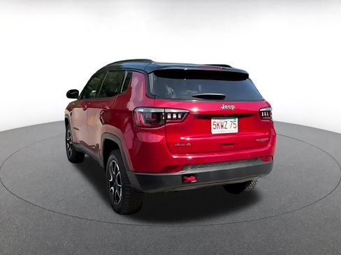 Used 2025 Jeep Compass Trailhawk AWD/4WD image 11