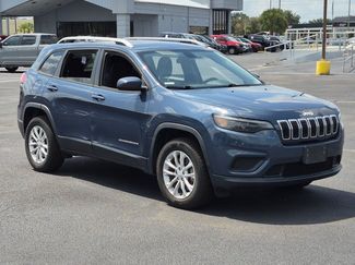 Used 2020 Jeep Cherokee Latitude w/ Cold Weather Group AWD/4WD video 3
