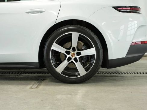 Certified 2025 Porsche Panamera 4 AWD/4WD image 42