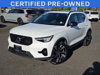 Used 2025 Volvo XC40 B5 Plus AWD/4WD video 1