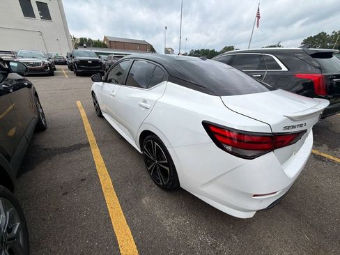Used 2020 Nissan Sentra SR w/ Premium Package FWD image 8