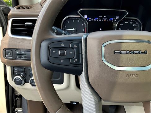 Used 2021 GMC Yukon Denali AWD/4WD image 11