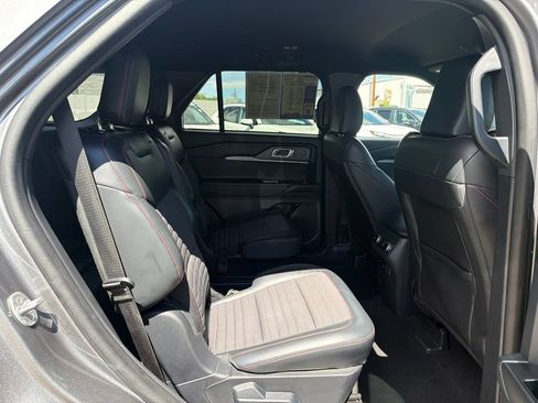 Used 2025 Ford Explorer ST-Line AWD/4WD image 15