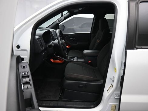 Used 2022 Nissan Frontier PRO-4X w/ Off-Road Protection Package image 11