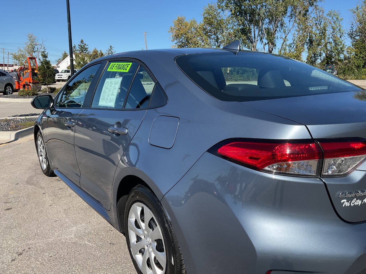 Used 2025 Toyota Corolla LE FWD image 5