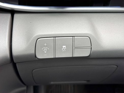 Used 2024 Hyundai Elantra SEL FWD image 19