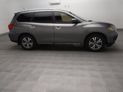 Used 2018 Nissan Pathfinder SV FWD image 11