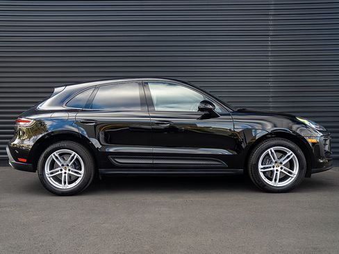 Used 2025 Porsche Macan image 27