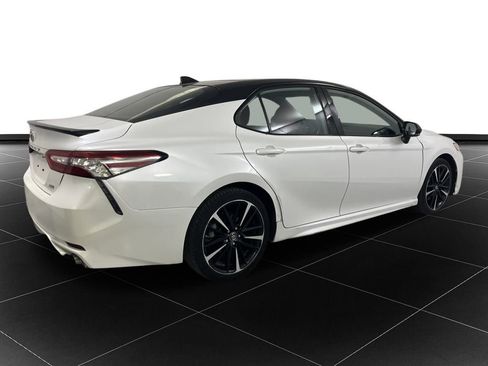 Used 2019 Toyota Camry XSE image 5