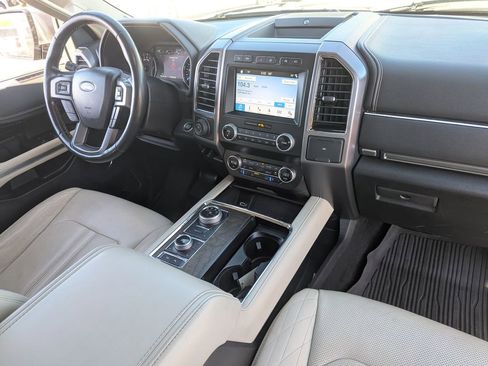 Used 2019 Ford Expedition Platinum image 34