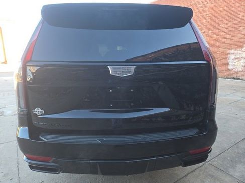 Used 2024 Cadillac Escalade Sport Platinum w/ LPO, ONYX Package image 6