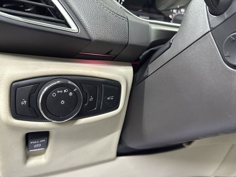 Used 2017 Lincoln MKX Select w/ Select Plus Package image 22