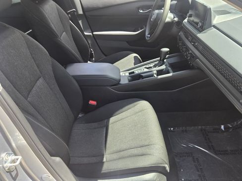 Used 2025 Honda Accord LX image 17