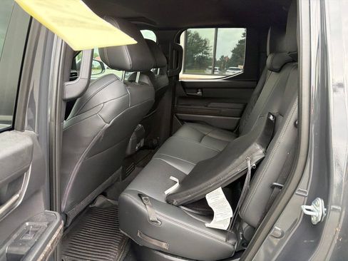 Used 2025 Toyota Tacoma Limited AWD/4WD image 5