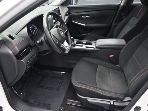Used 2025 Nissan Sentra SR FWD image 18