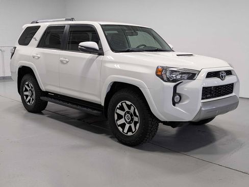 Used 2018 Toyota 4Runner TRD Off-Road Premium AWD/4WD image 6