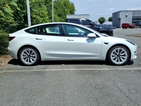 Used 2023 Tesla Model 3 Standard Range RWD image 8