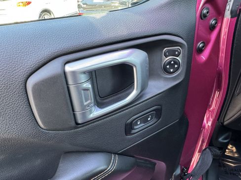 Used 2024 Jeep Wrangler Sahara w/ Safety Group image 15