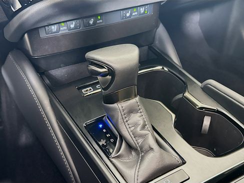 Used 2024 Lexus ES 250 w/ Premium Package image 18