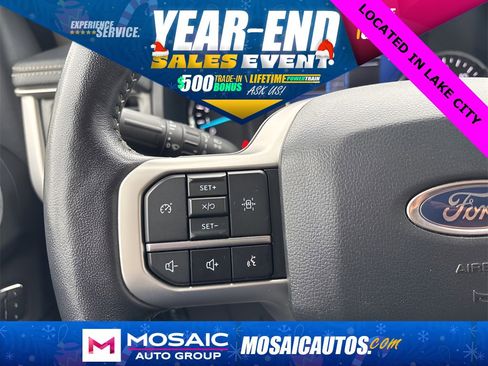 Used 2024 Ford Expedition XLT image 28