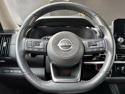 Used 2024 Nissan Pathfinder SV AWD/4WD image 26