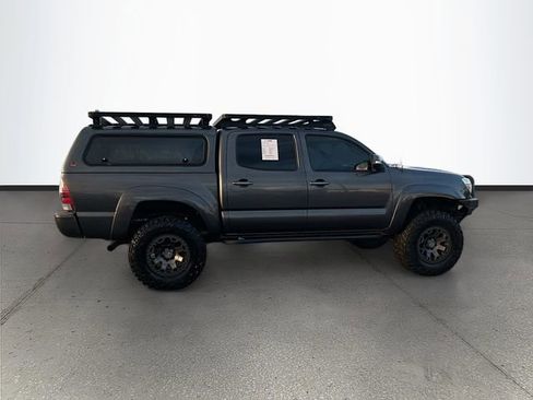 Used 2015 Toyota Tacoma 4x4 Double Cab w/ TRD Sport Package image 24