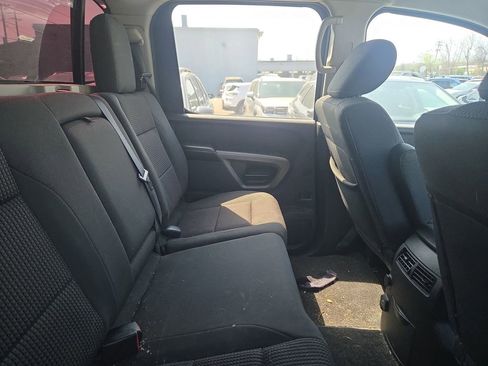 Used 2015 Nissan Titan SV w/ SV Value Truck Package image 12
