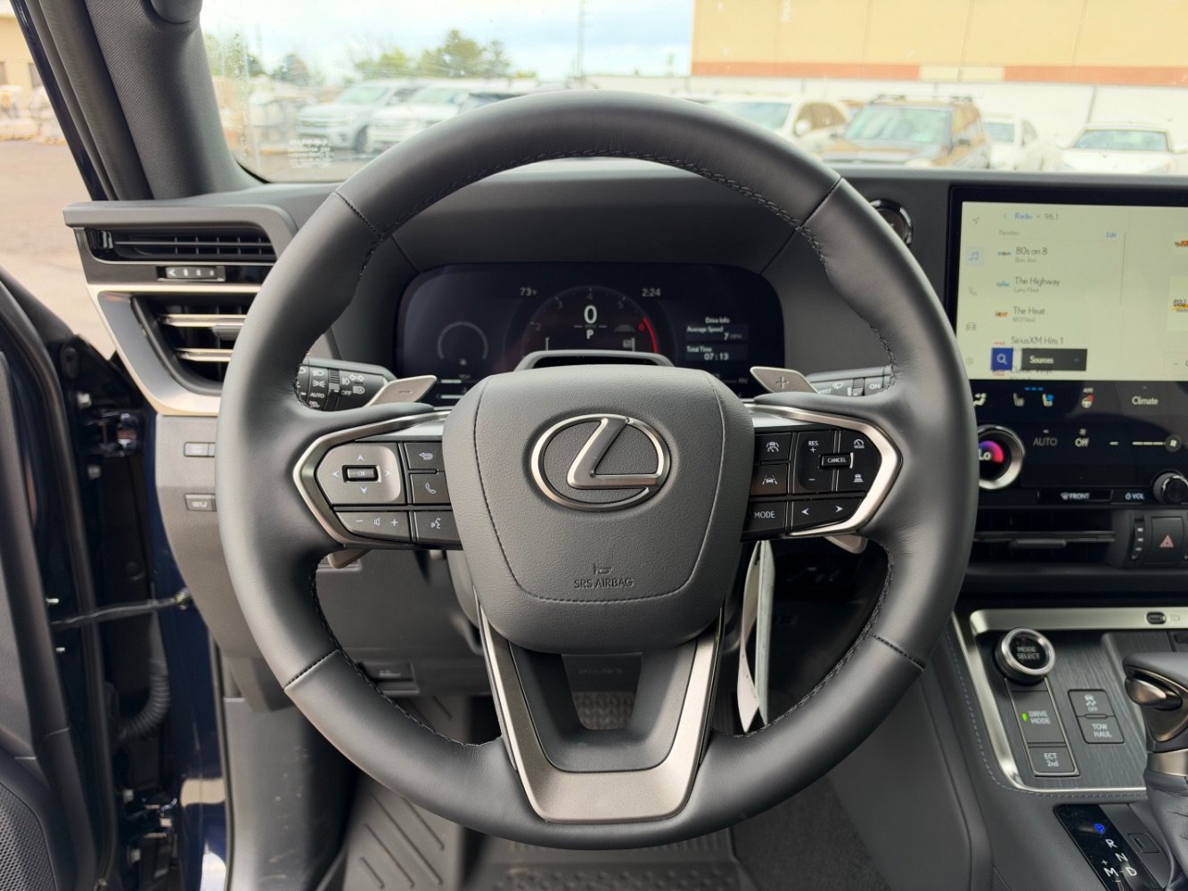 Used 2026 Lexus GX 550 w/ Accessory Package (2T) AWD/4WD image 11