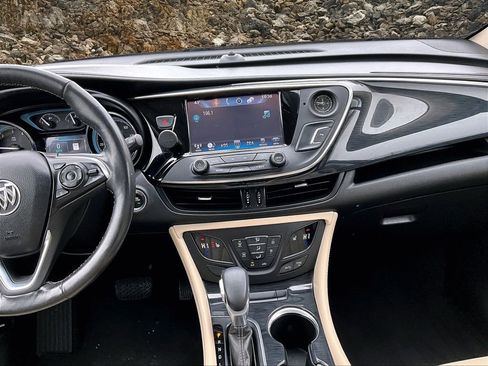 Used 2017 Buick Envision Essence image 6