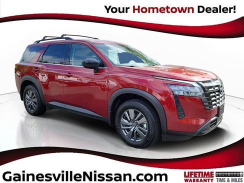 Used 2026 Nissan Pathfinder SV FWD image 1