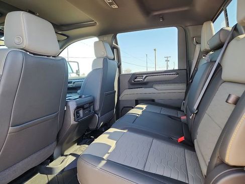 New 2026 Chevrolet Silverado 2500 ZR2 image 9