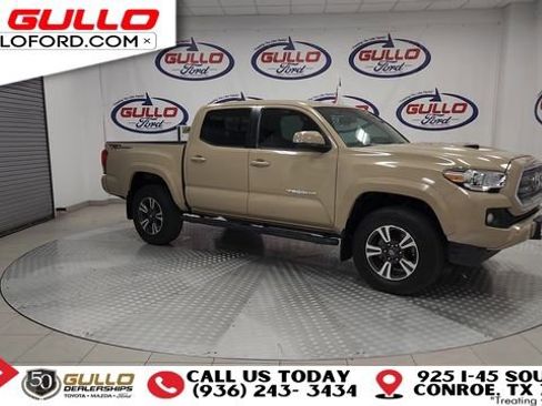 Used 2016 Toyota Tacoma SR5 image 2