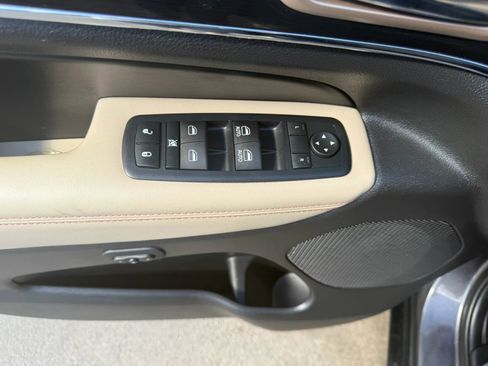 Used 2016 Jeep Grand Cherokee Limited 75th Anniversary AWD/4WD image 25